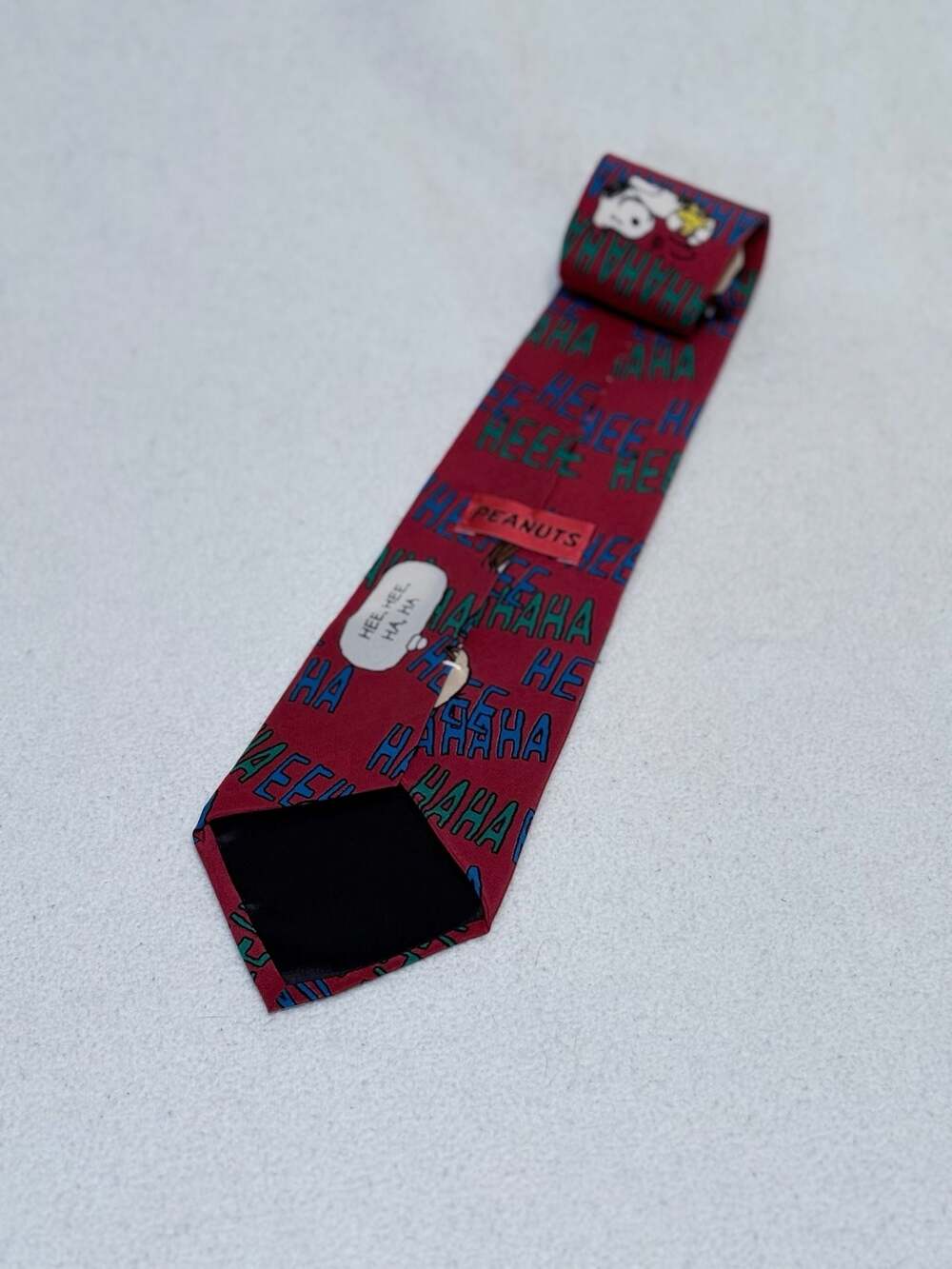 Vintage Peanuts Gang Laughing Fit Red Silk Necktie